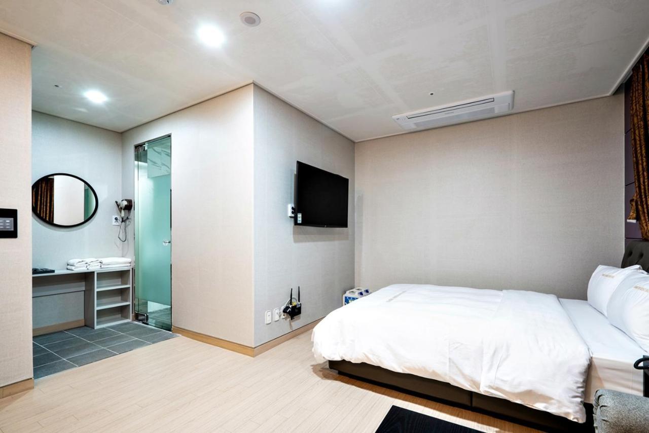 Siheung Seoul Tourist Hotel Bagian luar foto