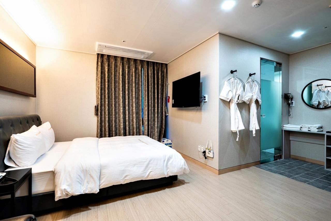 Siheung Seoul Tourist Hotel Bagian luar foto
