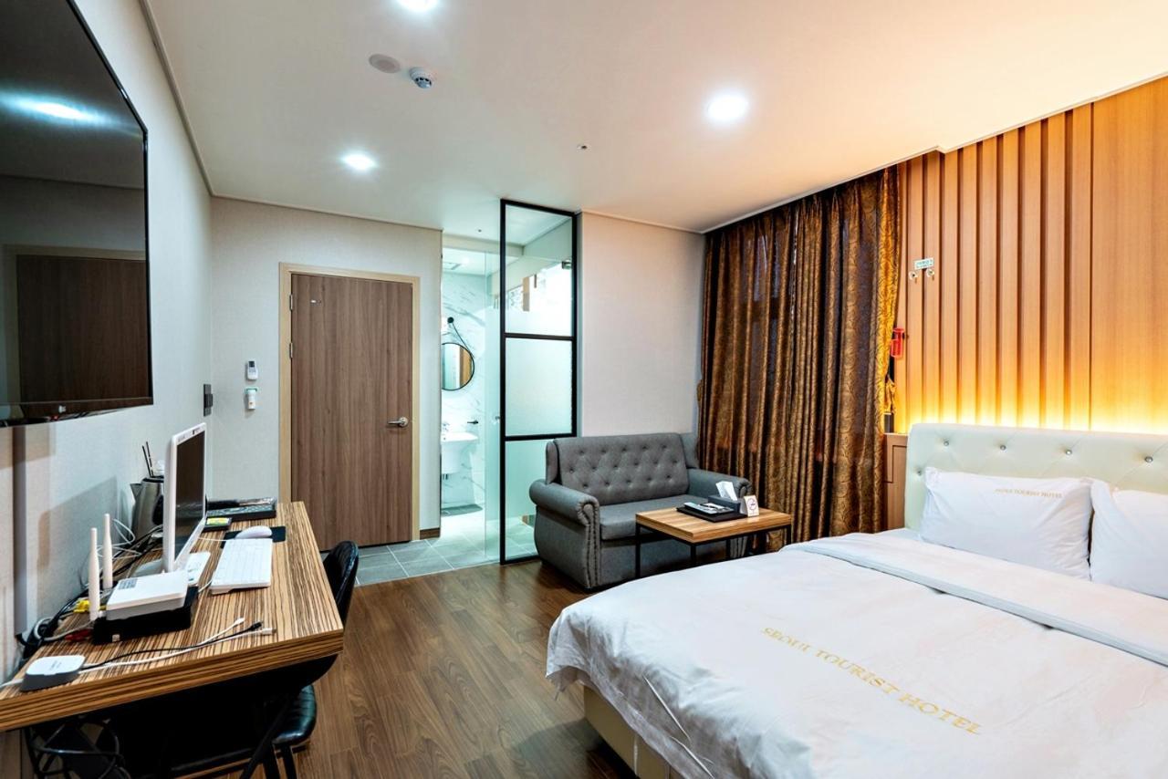Siheung Seoul Tourist Hotel Bagian luar foto