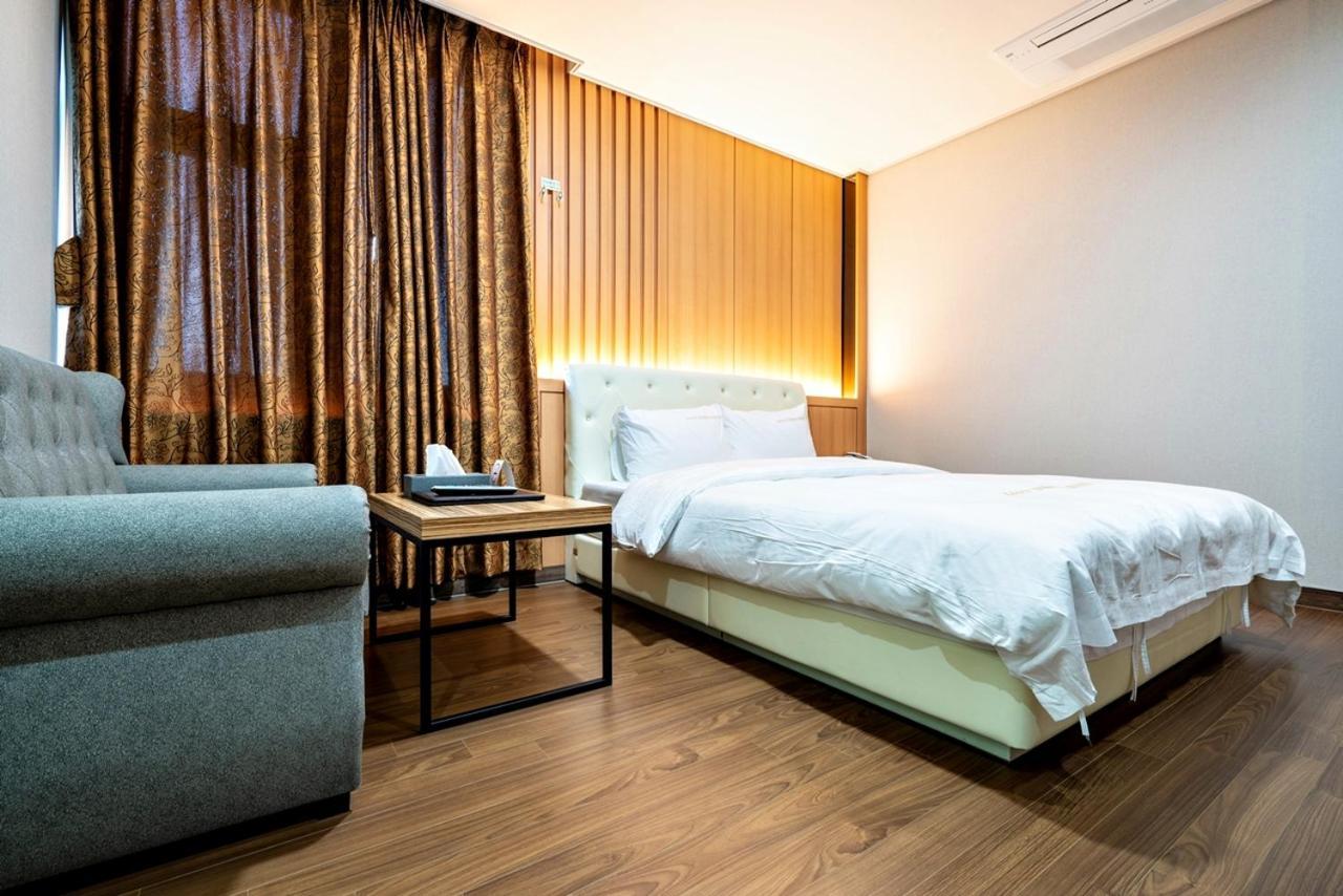 Siheung Seoul Tourist Hotel Bagian luar foto
