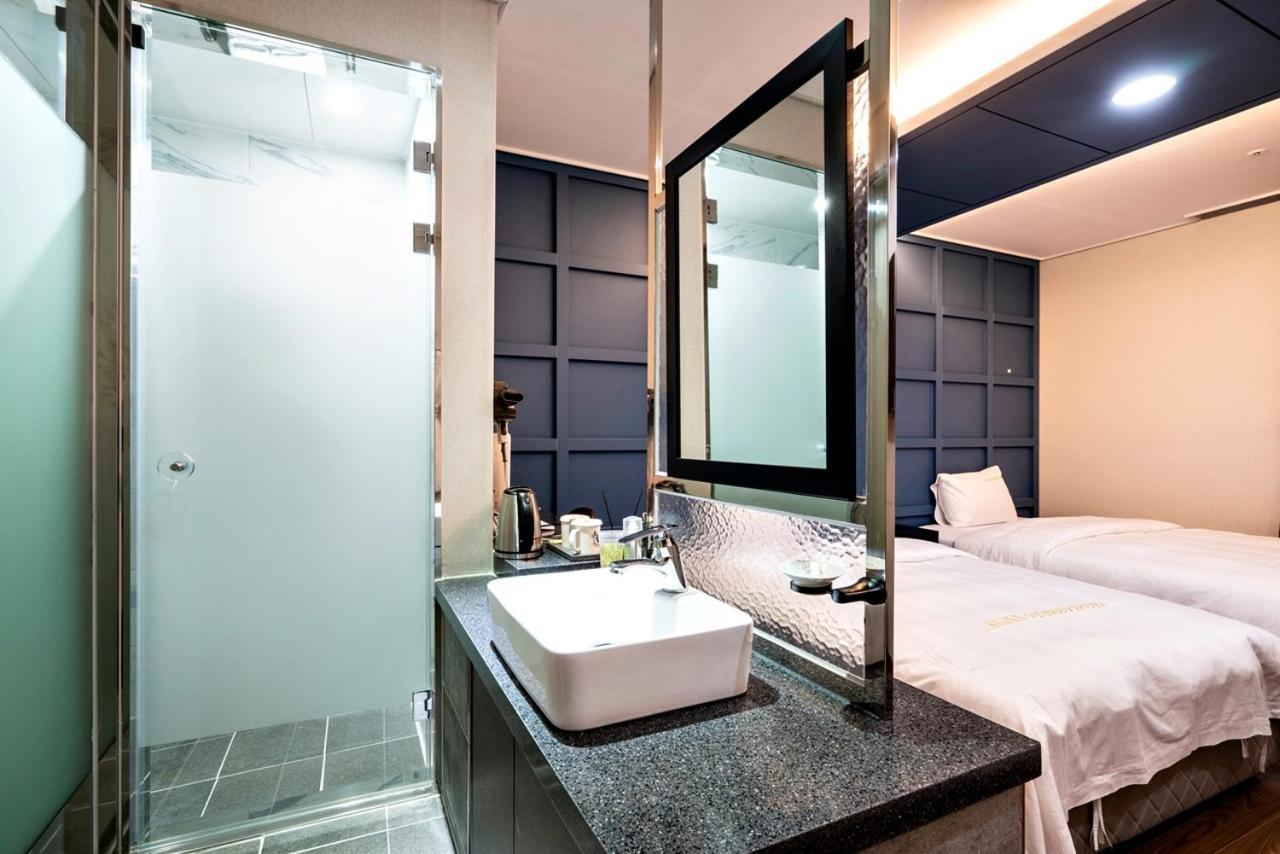 Siheung Seoul Tourist Hotel Bagian luar foto